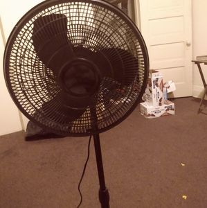 Black Lasko fan